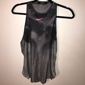 NIKECOURT halter top. tank top.